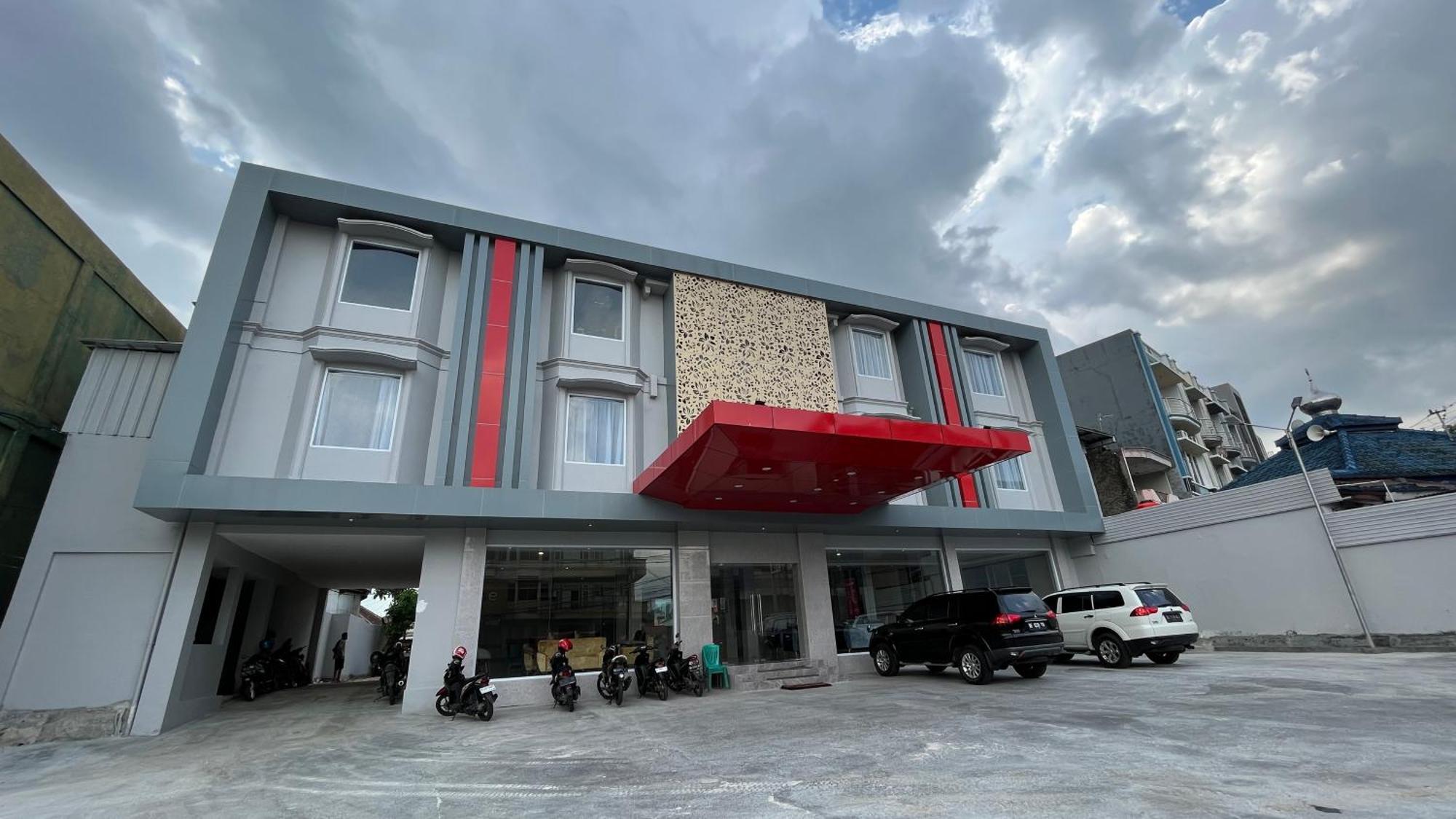 Hotel RedDoorz @ Jalan Diponegoro Lampung Bandar Lampung Esterno foto