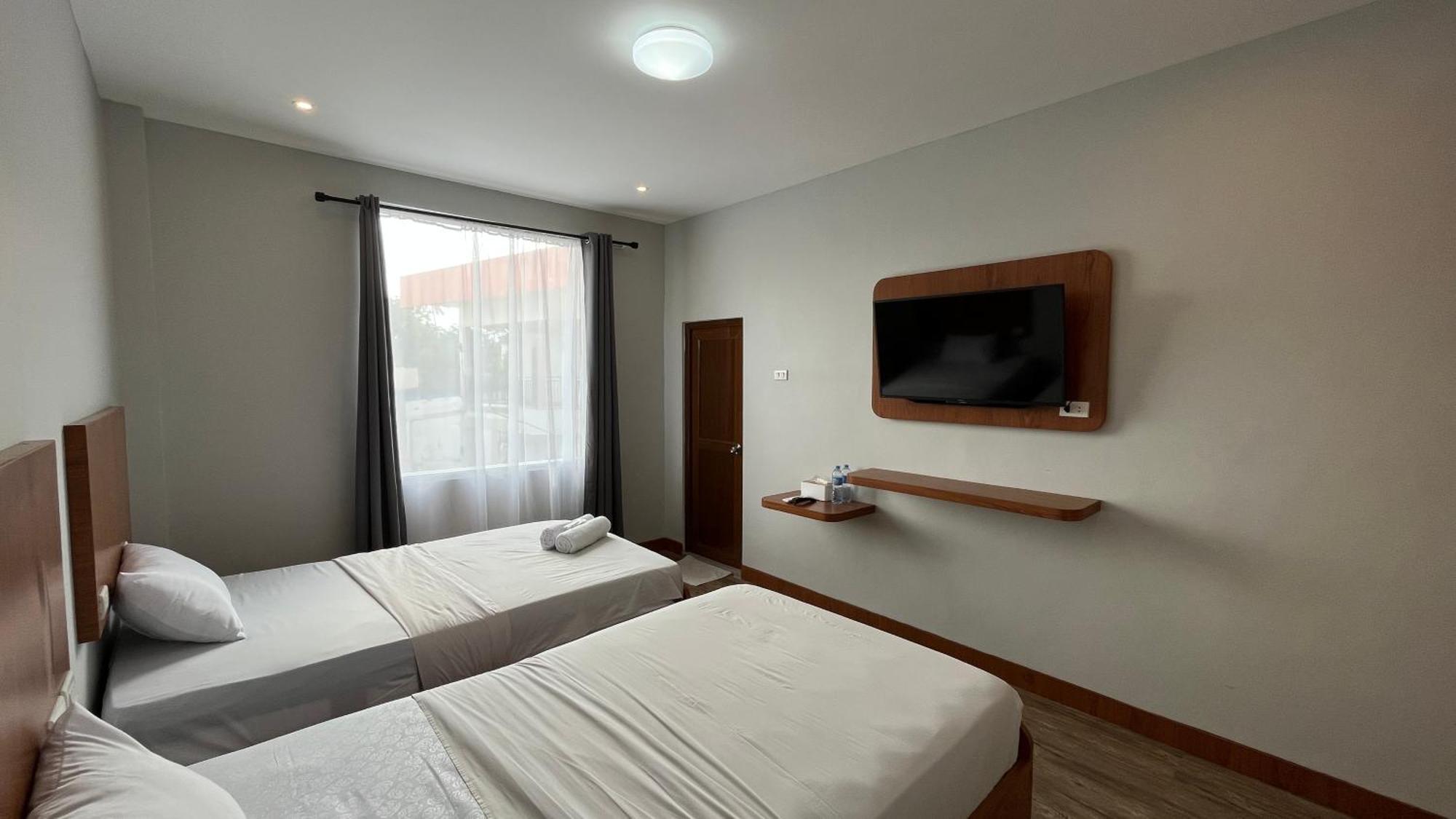 Hotel RedDoorz @ Jalan Diponegoro Lampung Bandar Lampung Esterno foto