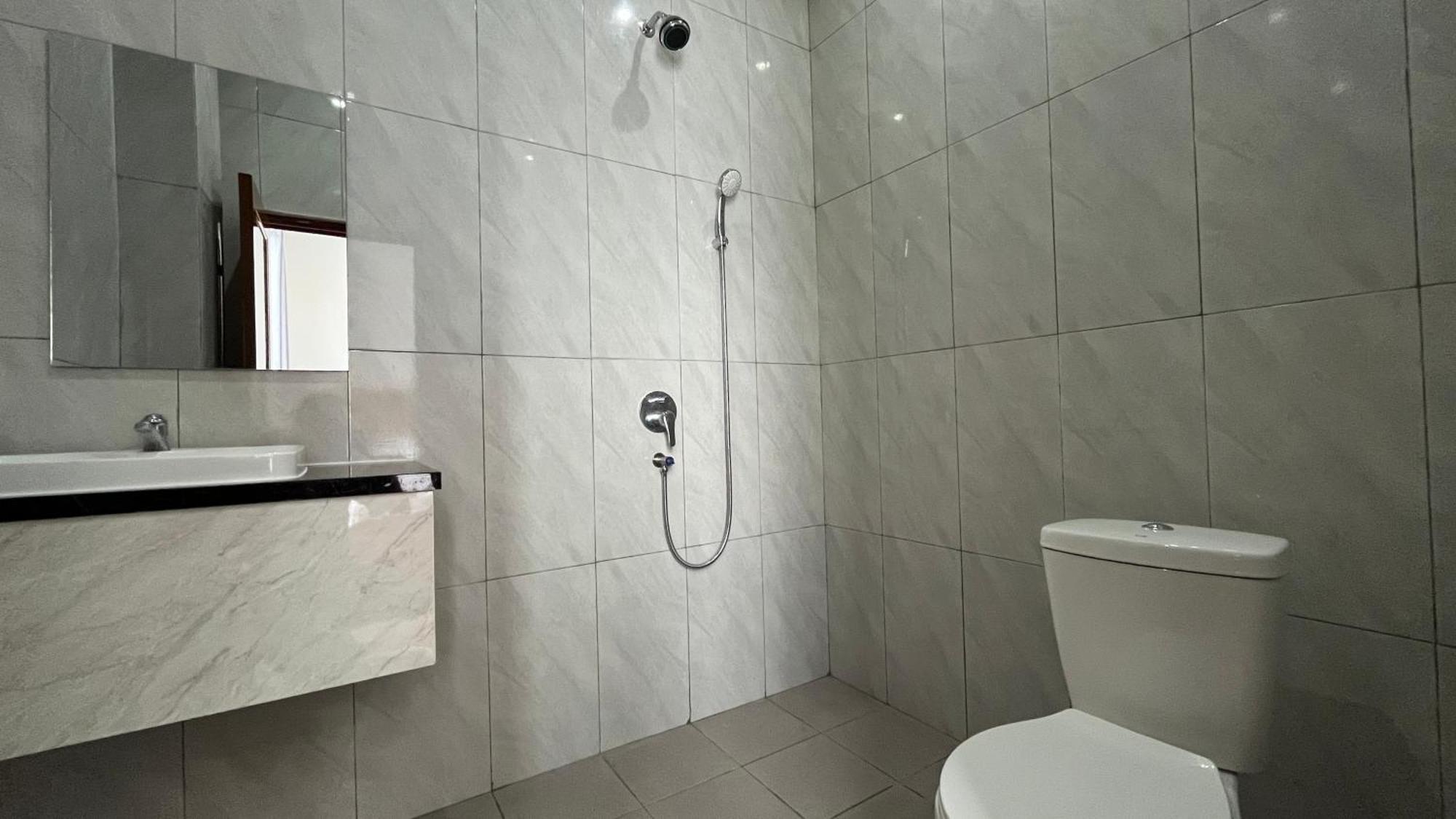 Hotel RedDoorz @ Jalan Diponegoro Lampung Bandar Lampung Esterno foto