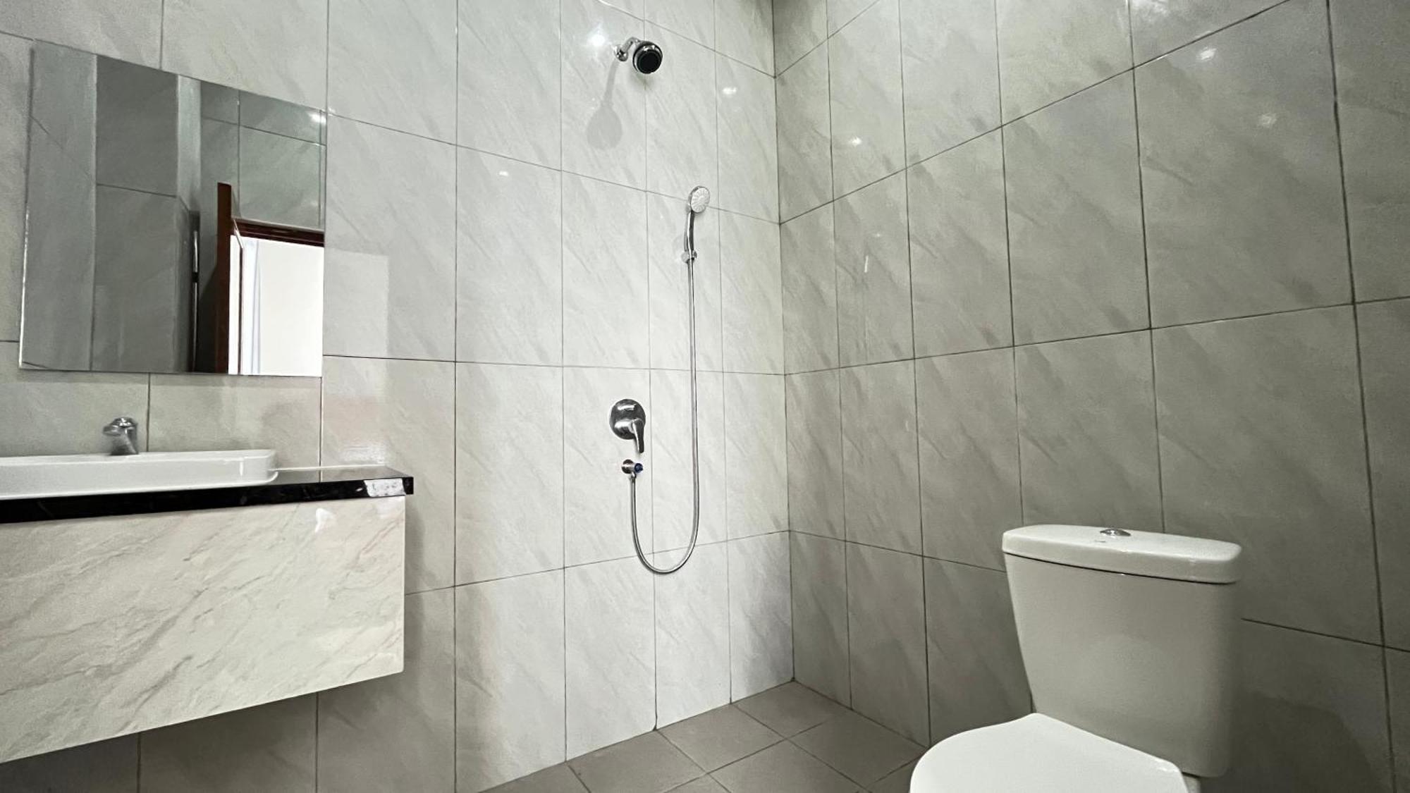 Hotel RedDoorz @ Jalan Diponegoro Lampung Bandar Lampung Esterno foto