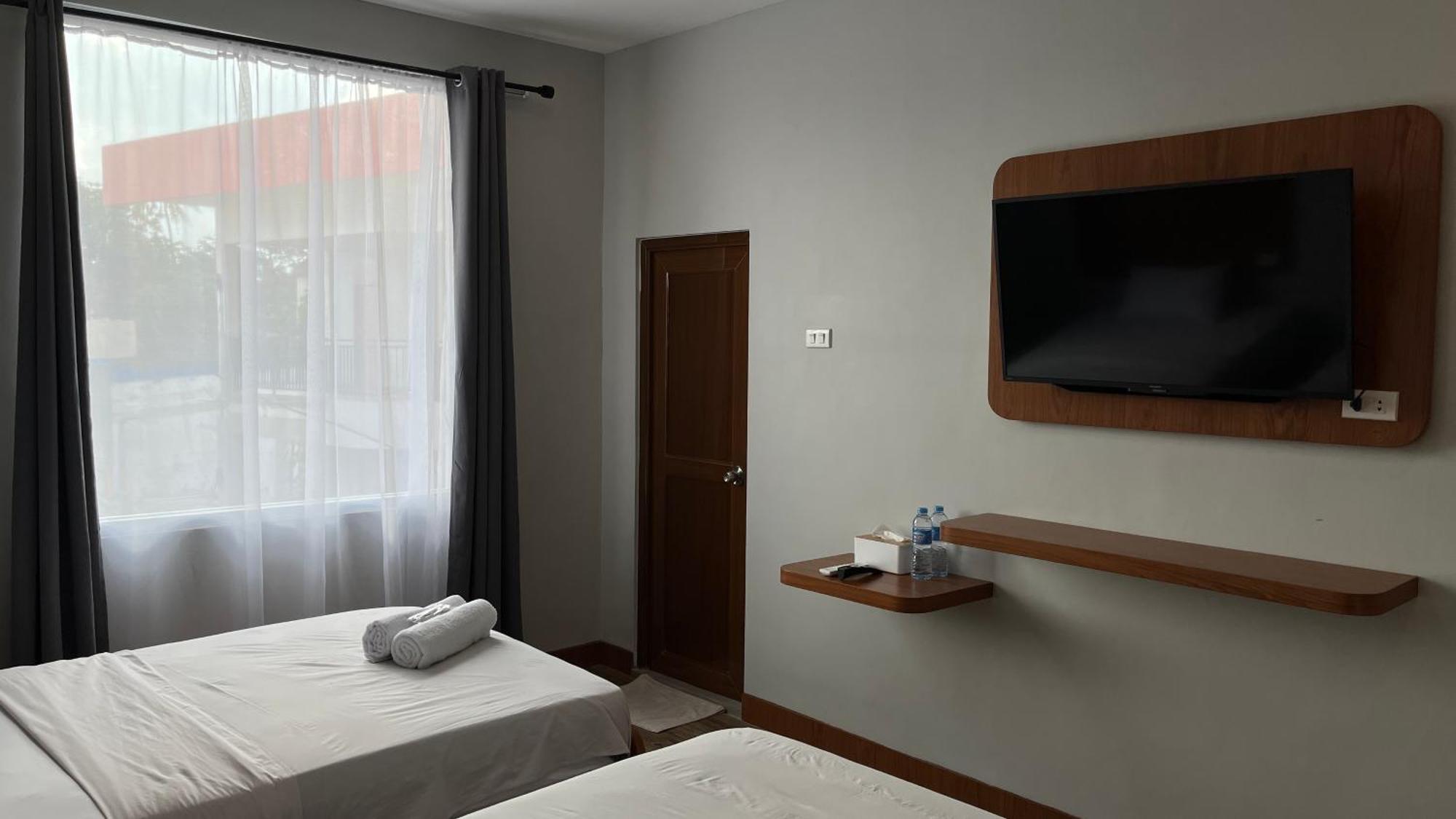 Hotel RedDoorz @ Jalan Diponegoro Lampung Bandar Lampung Esterno foto