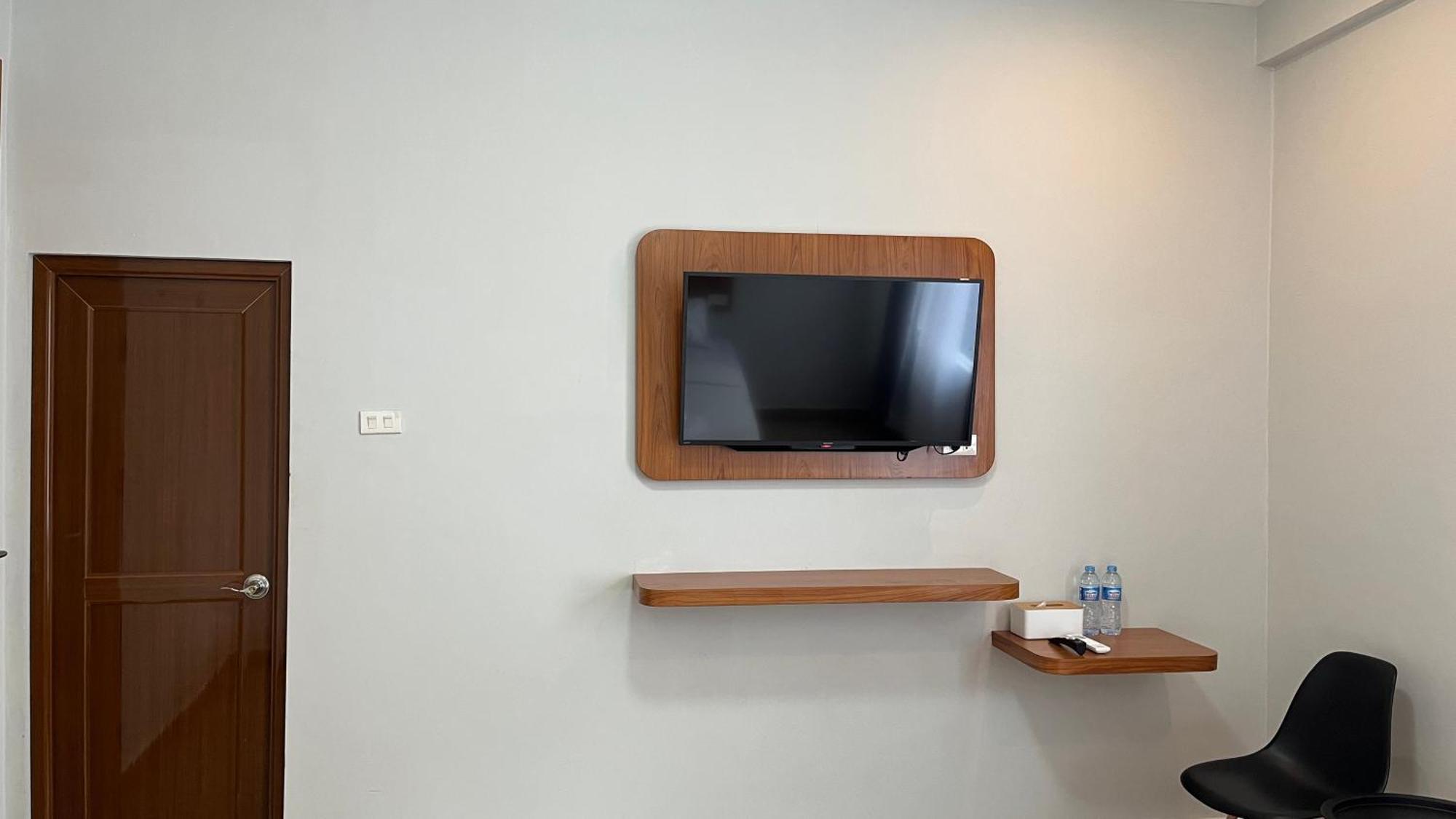 Hotel RedDoorz @ Jalan Diponegoro Lampung Bandar Lampung Esterno foto