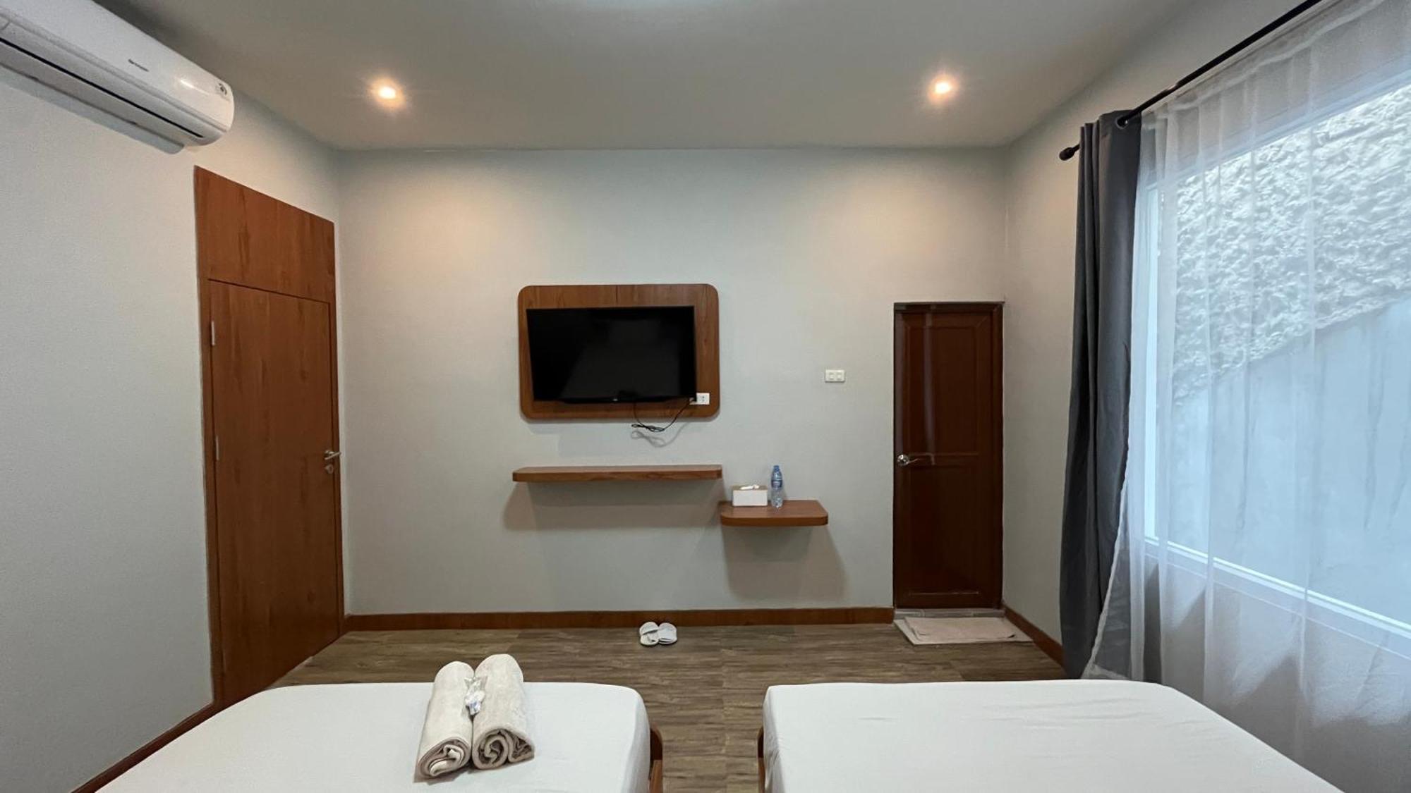 Hotel RedDoorz @ Jalan Diponegoro Lampung Bandar Lampung Esterno foto